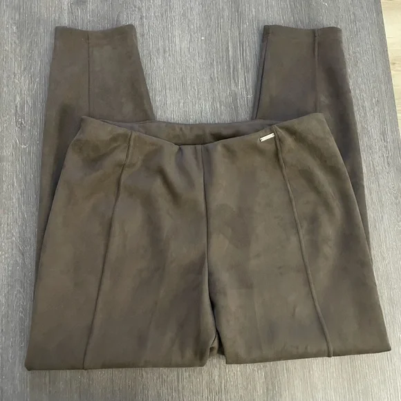 T Tahari Faux Suede Pull On Cigarette Pants - Picture 3 of 6